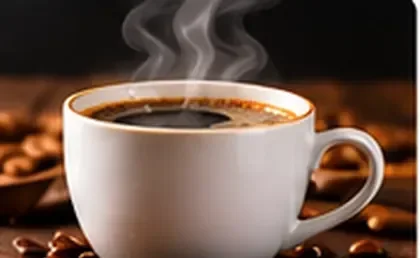 Café quente em xícara com vapor
